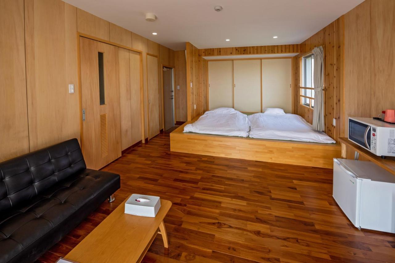 Guest house Kawamitsu Miyakojima  Extérieur photo