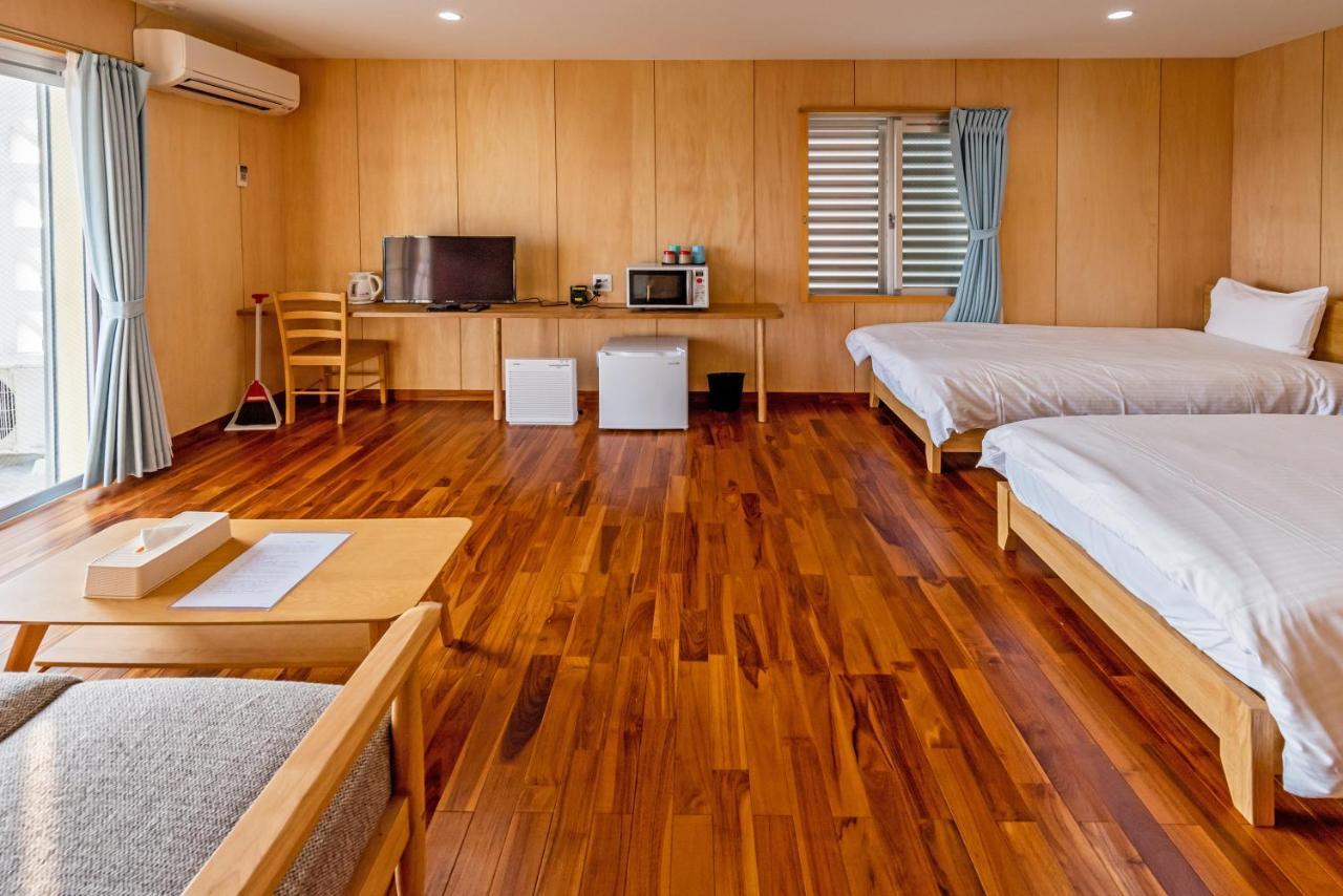 Guest house Kawamitsu Miyakojima  Extérieur photo
