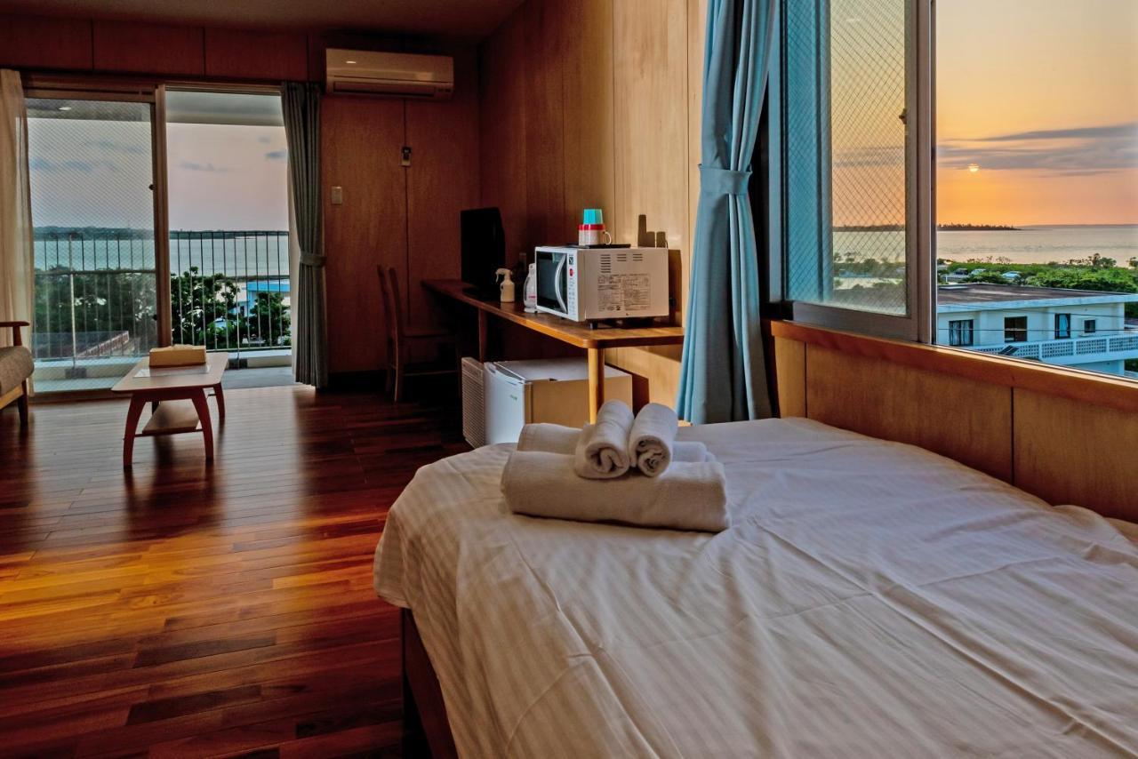 Guest house Kawamitsu Miyakojima  Extérieur photo